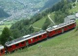 Bernina Express e Valposchiavo dal passaggio a livello del vecchio sentiero - Cadera 1 agosto 2003